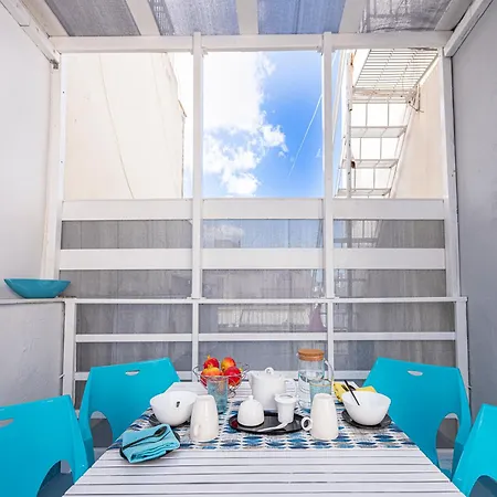 Cityscape Zen Downtown Studio Apartment